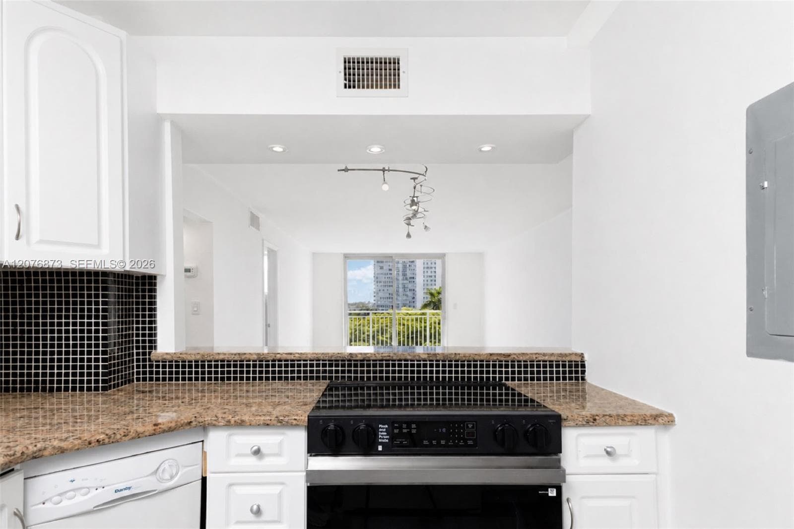 Park Gardens · #604 in Miami Beach - Photo 6