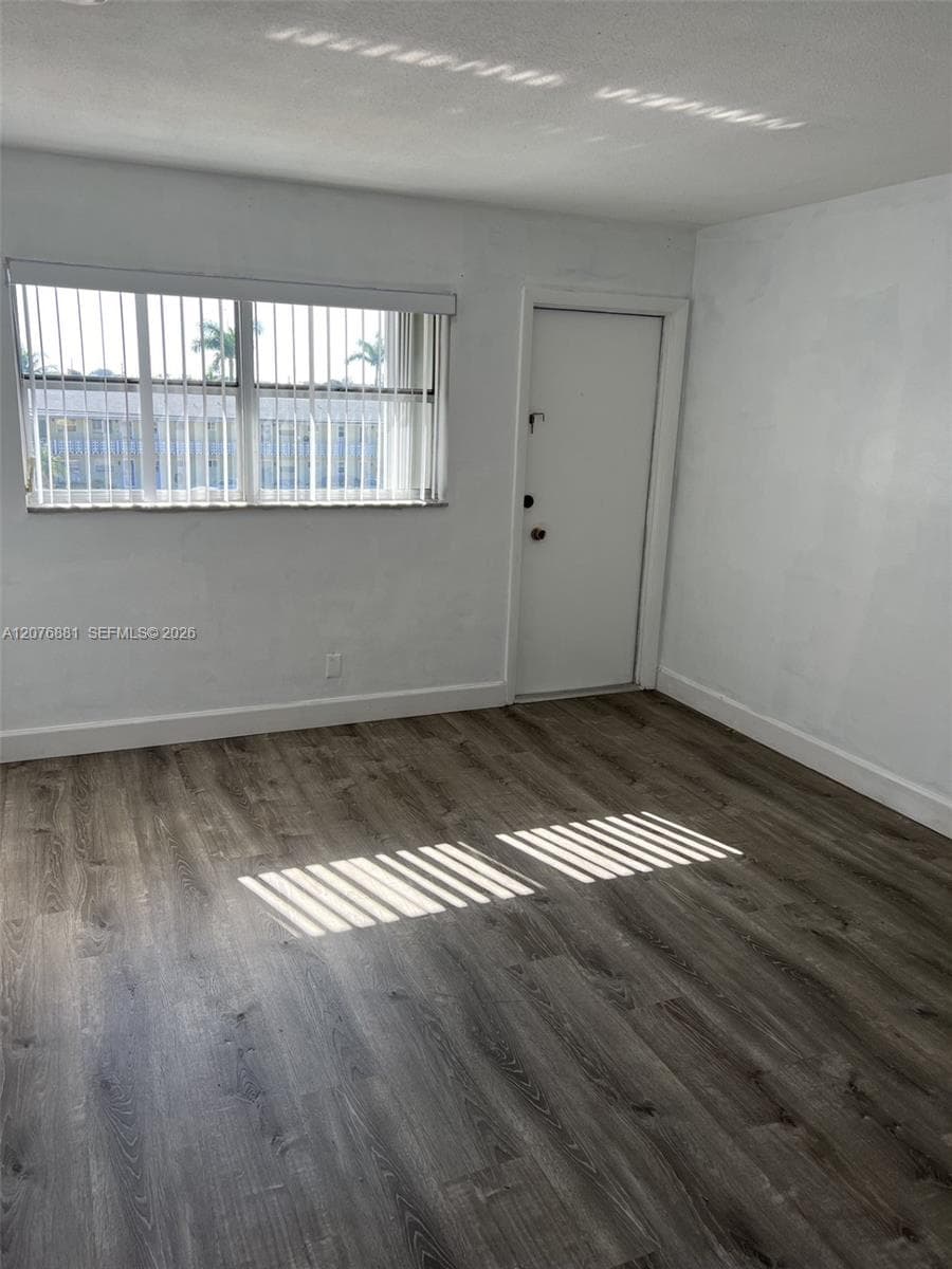 CRYSTAL LAKE 941 CONDO · #305 in Deerfield Beach - Photo 7