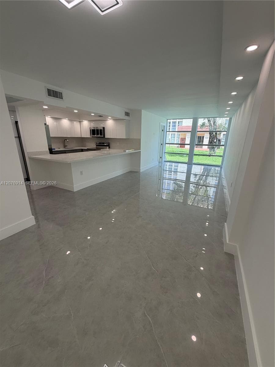 DESOTO PARK CONDO · #103 in Hallandale Beach - Photo 1