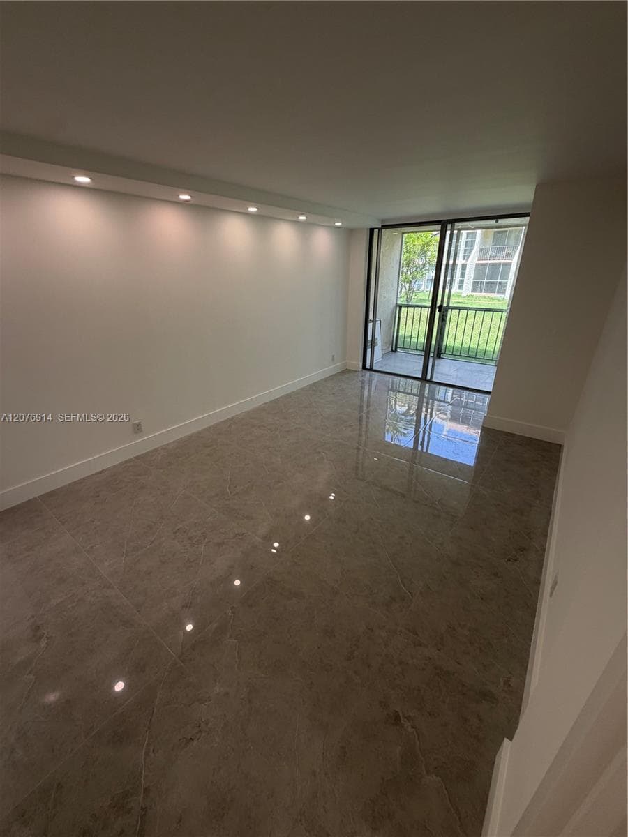 DESOTO PARK CONDO · #103 in Hallandale Beach - Photo 38