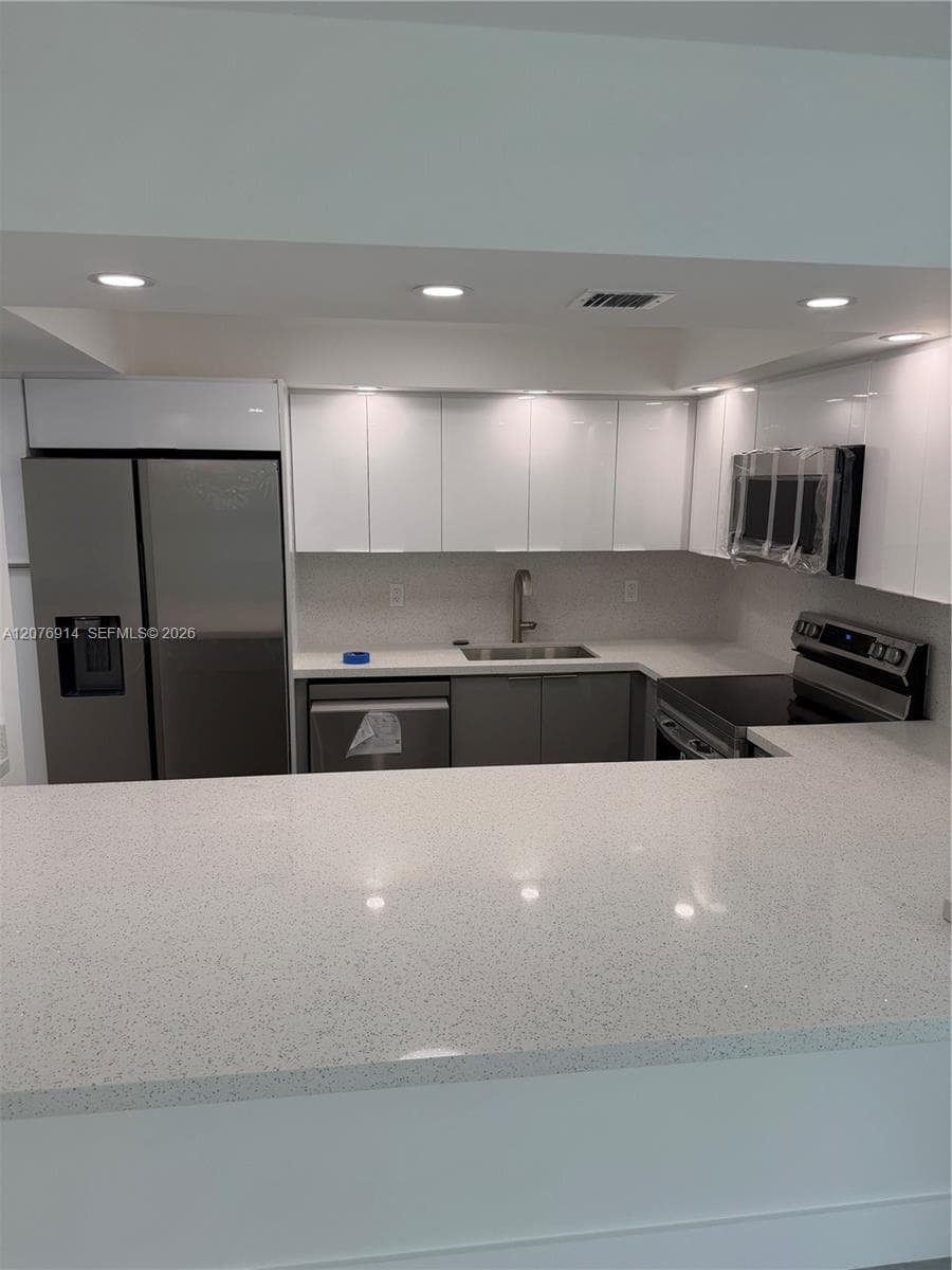 DESOTO PARK CONDO · #103 in Hallandale Beach - Photo 33