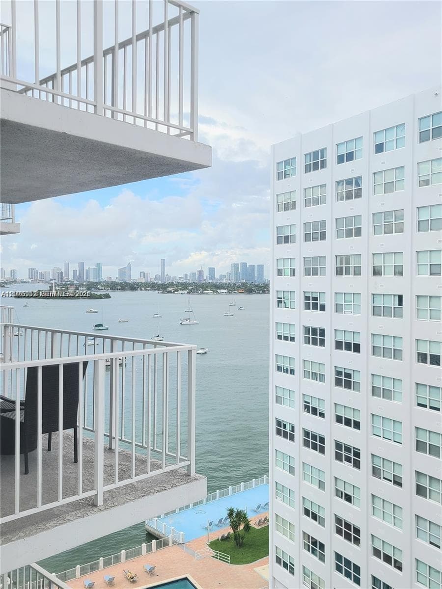 BAYVIEW TERR CONDO · #1006 in Miami Beach - Photo 2