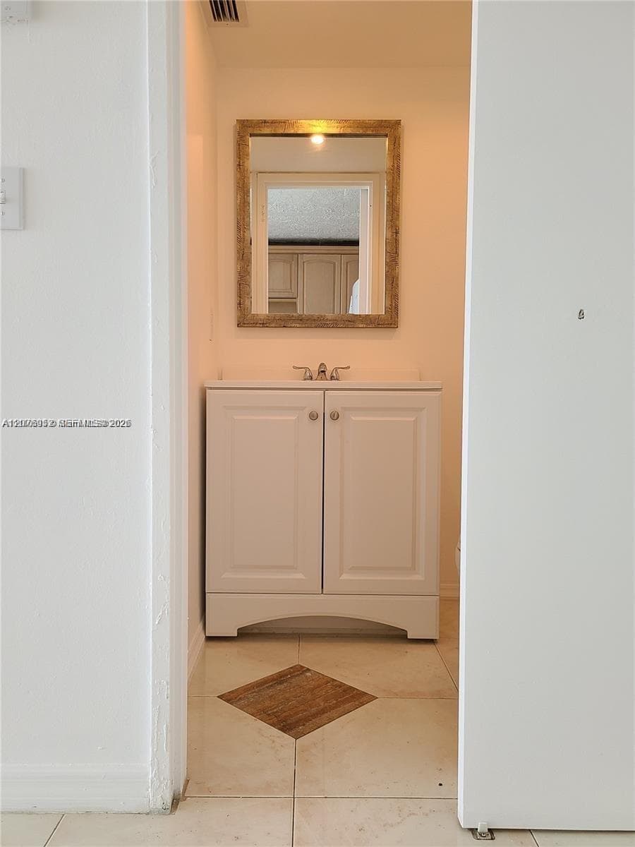 BAYVIEW TERR CONDO · #1006 in Miami Beach - Photo 7