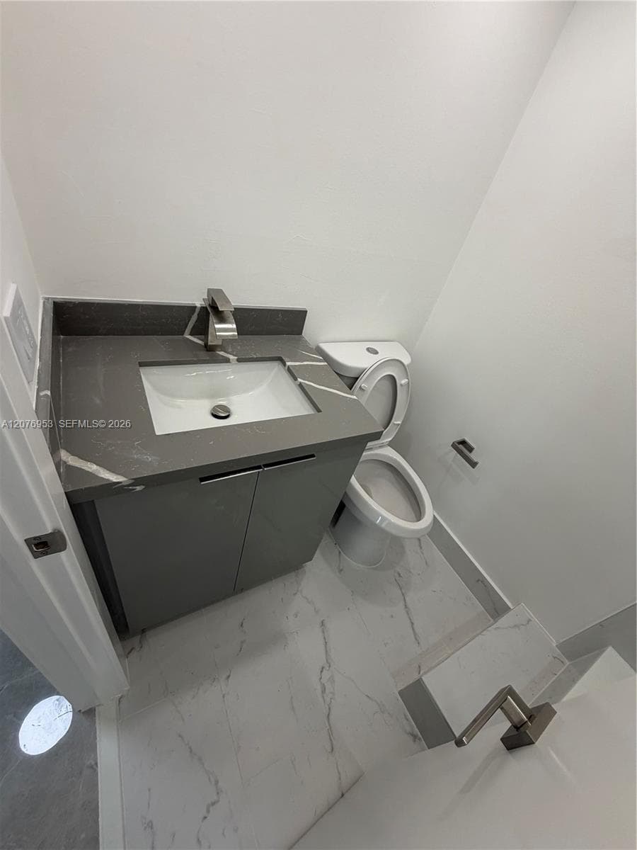 DESOTO PARK CONDO · #102 in Hallandale Beach - Photo 38