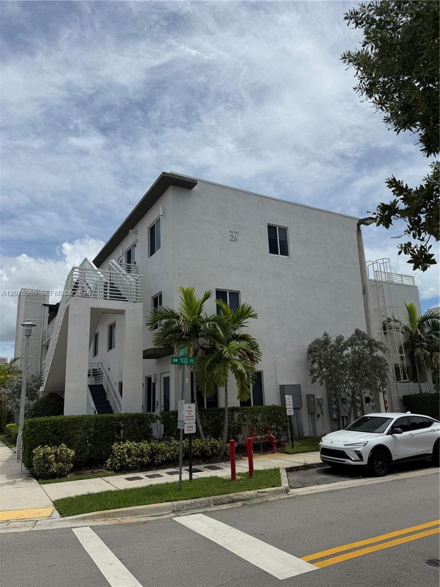 10300 NW 66th St photo 5