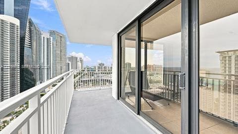 WINSTON TOWERS · #2401 in Sunny Isles Beach - Photo 6