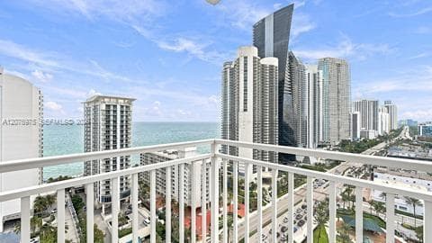 WINSTON TOWERS · #2401 in Sunny Isles Beach - Photo 4