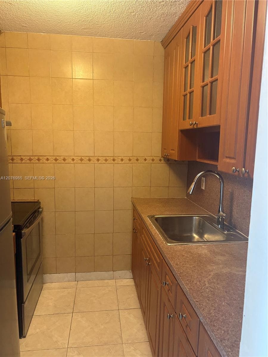 N Bay White House Condo 2 · #B310 in North Bay Village - Photo 2