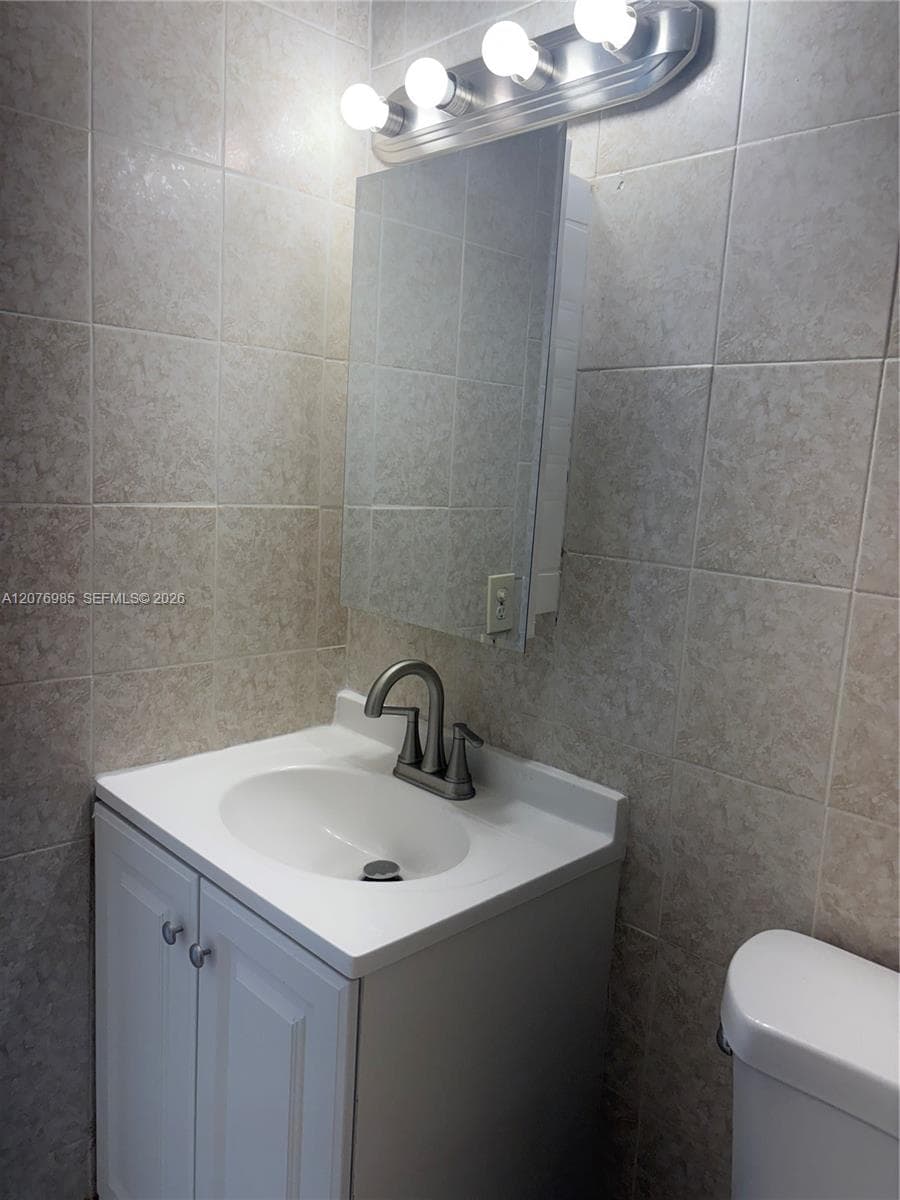 N Bay White House Condo 2 · #B310 in North Bay Village - Photo 8