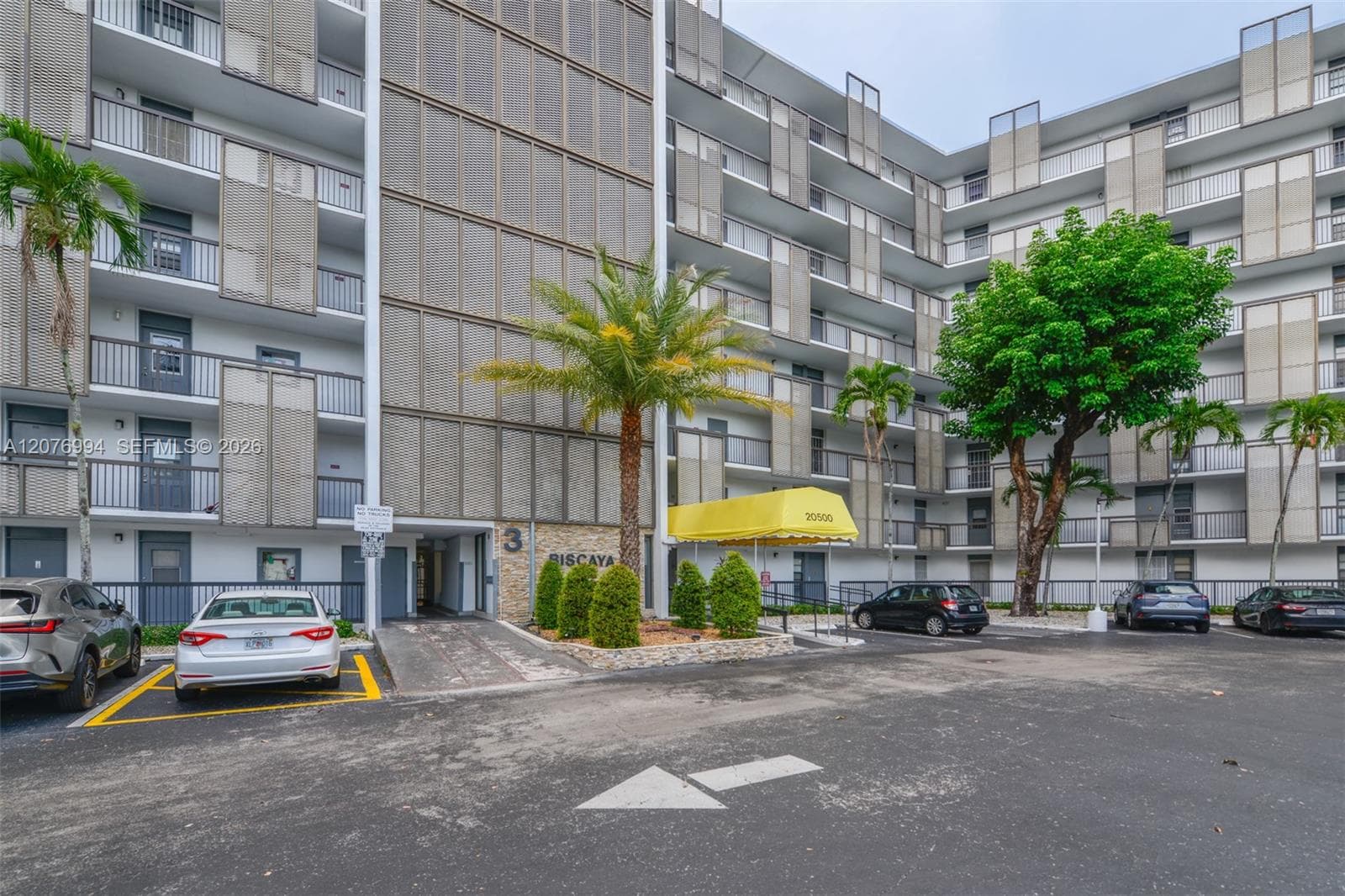 BISCAYA III CONDO · #406 in Aventura - Photo 26