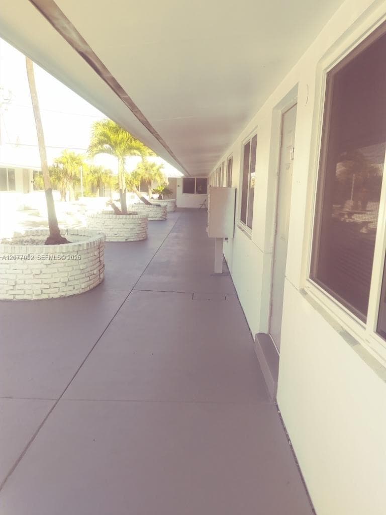 HOLLYWOOD LITTLE RANCHES · #7 in Hollywood - Photo 3