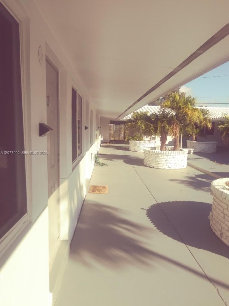 HOLLYWOOD LITTLE RANCHES · #7 in Hollywood - Photo 4