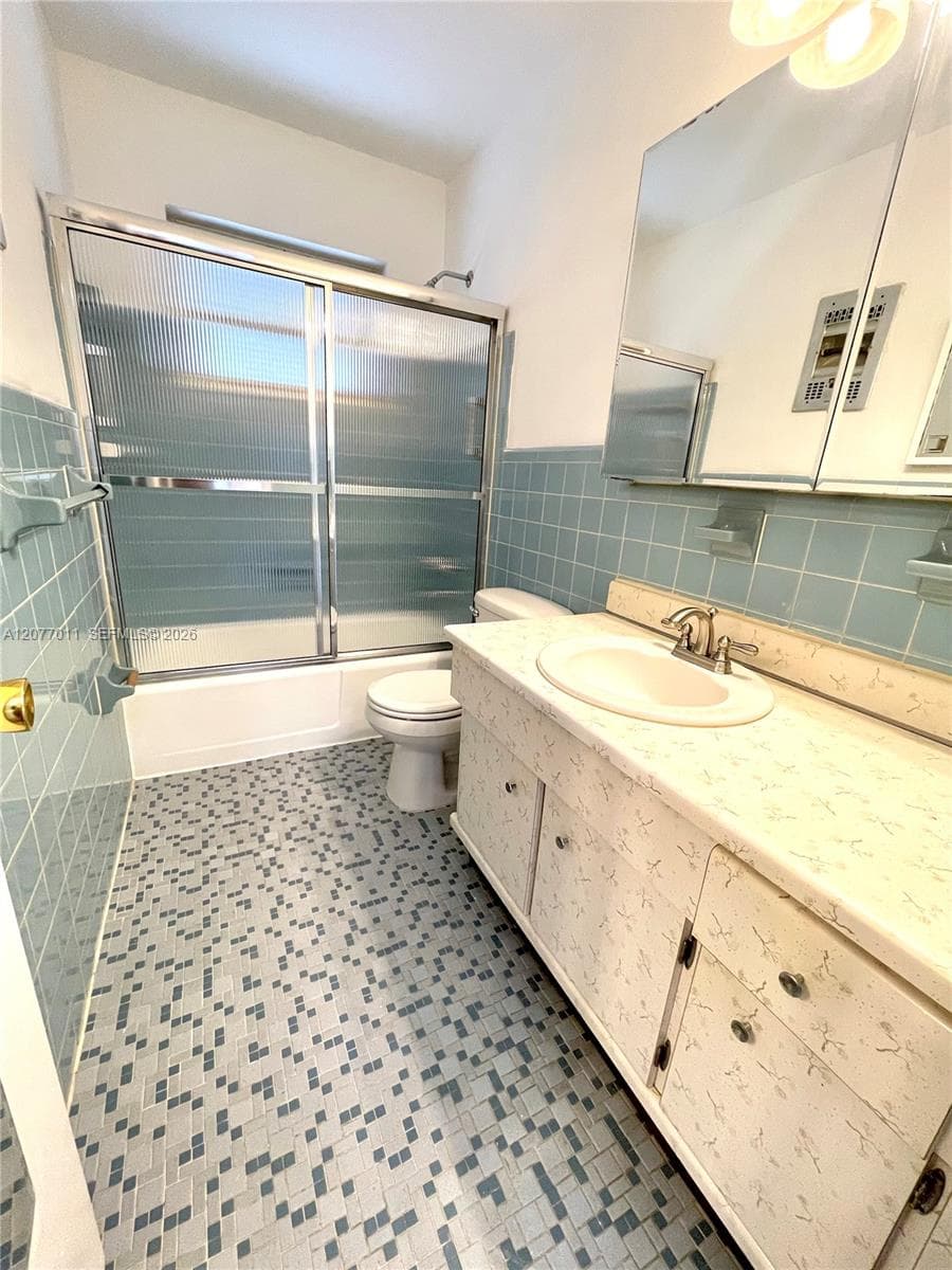 SOUTHERN STAR CONDO · #30 in Miami Beach - Photo 10