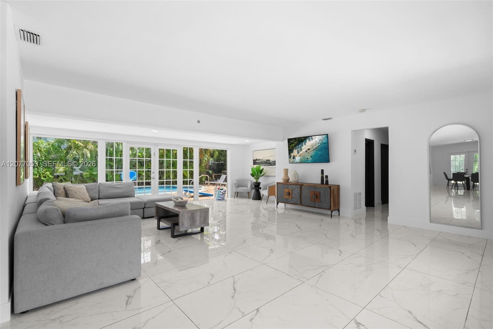 1308 Seabreeze Blvd photo 4