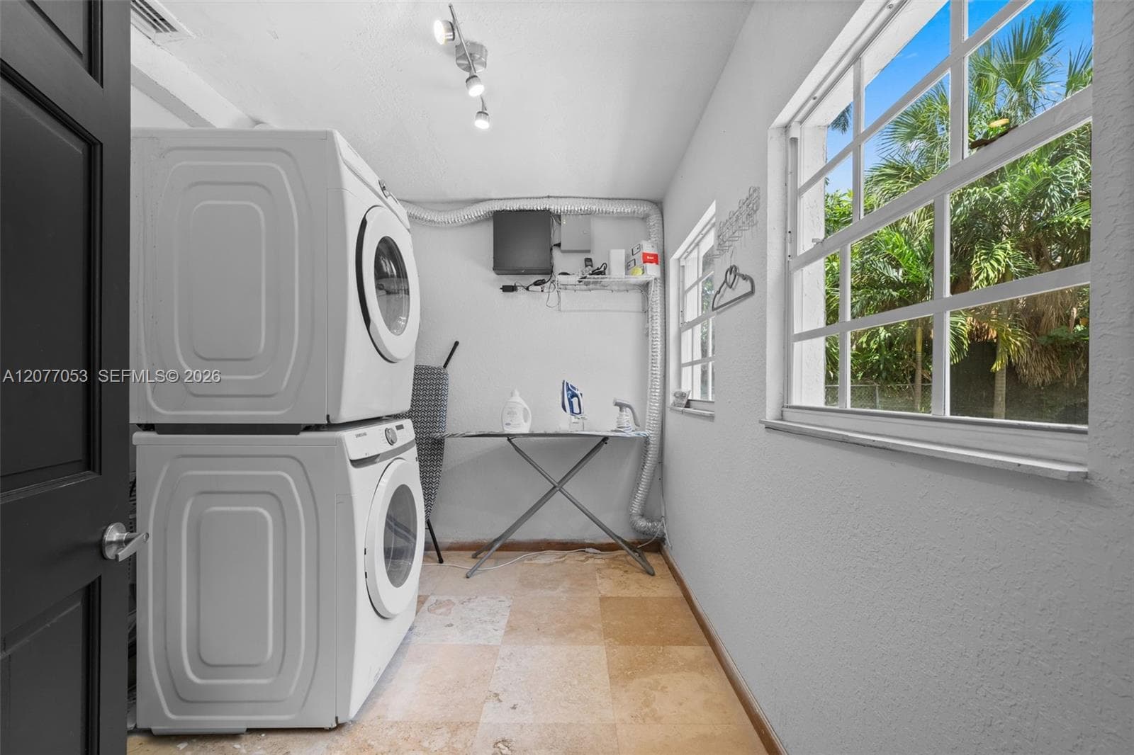1308 Seabreeze Blvd photo 21