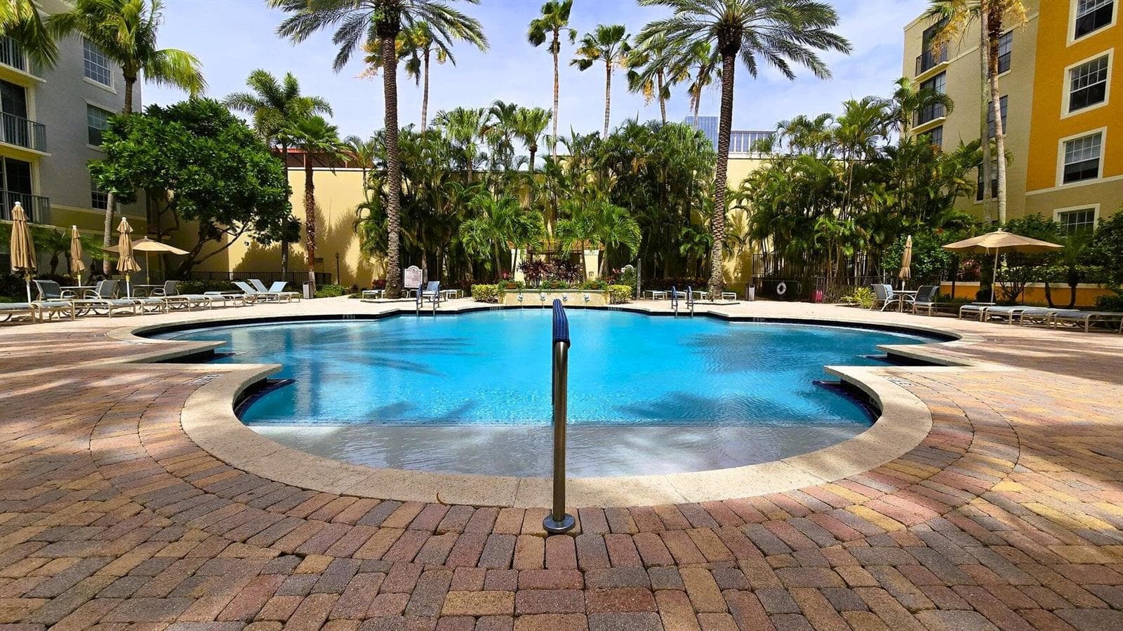 630 521 Pool area