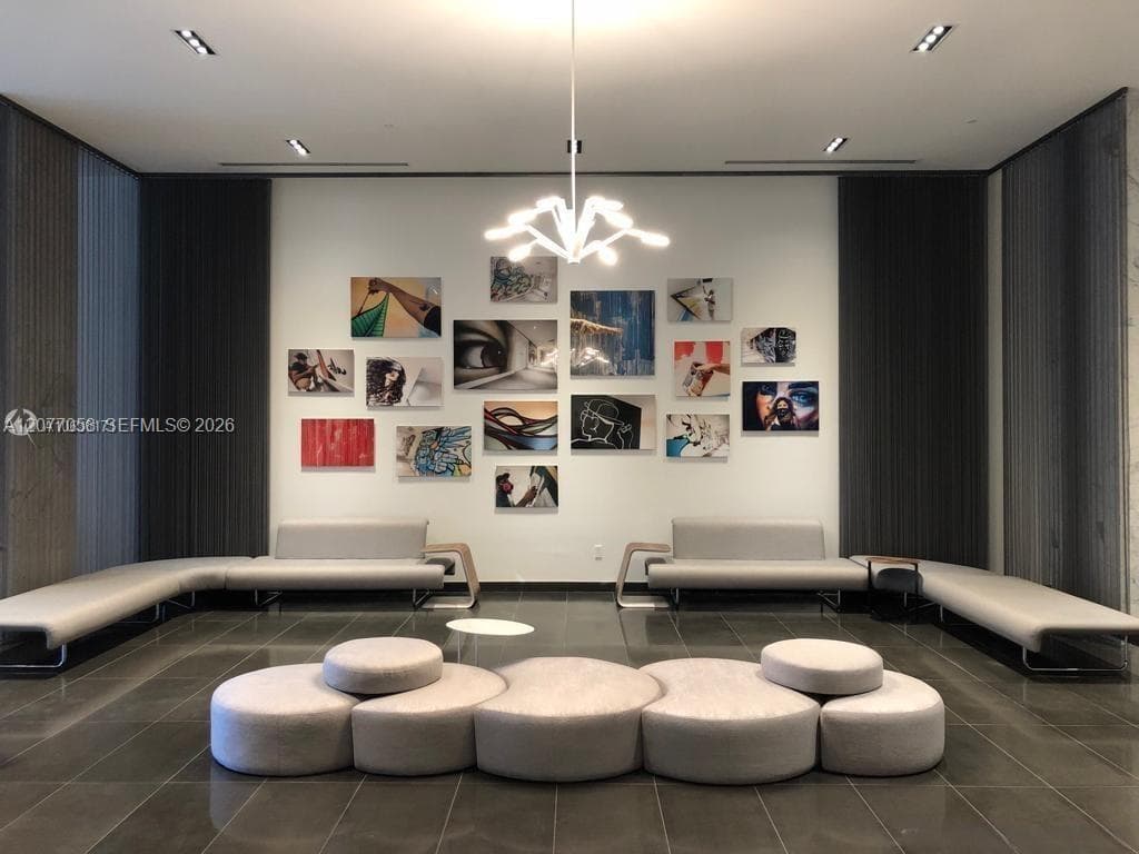 Canvas · #1919 in Miami - Photo 2