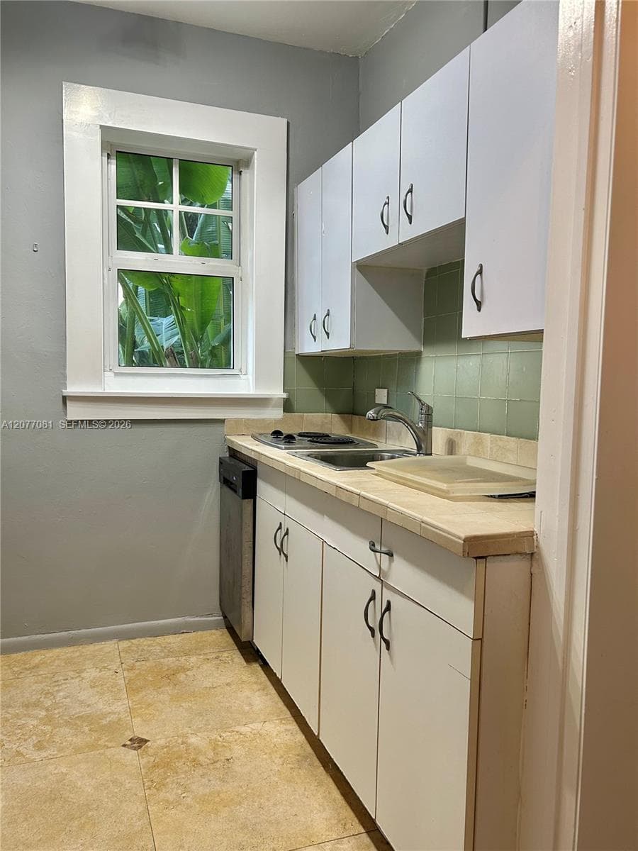 Everglades East condo · #107 in Miami Beach - Photo 8