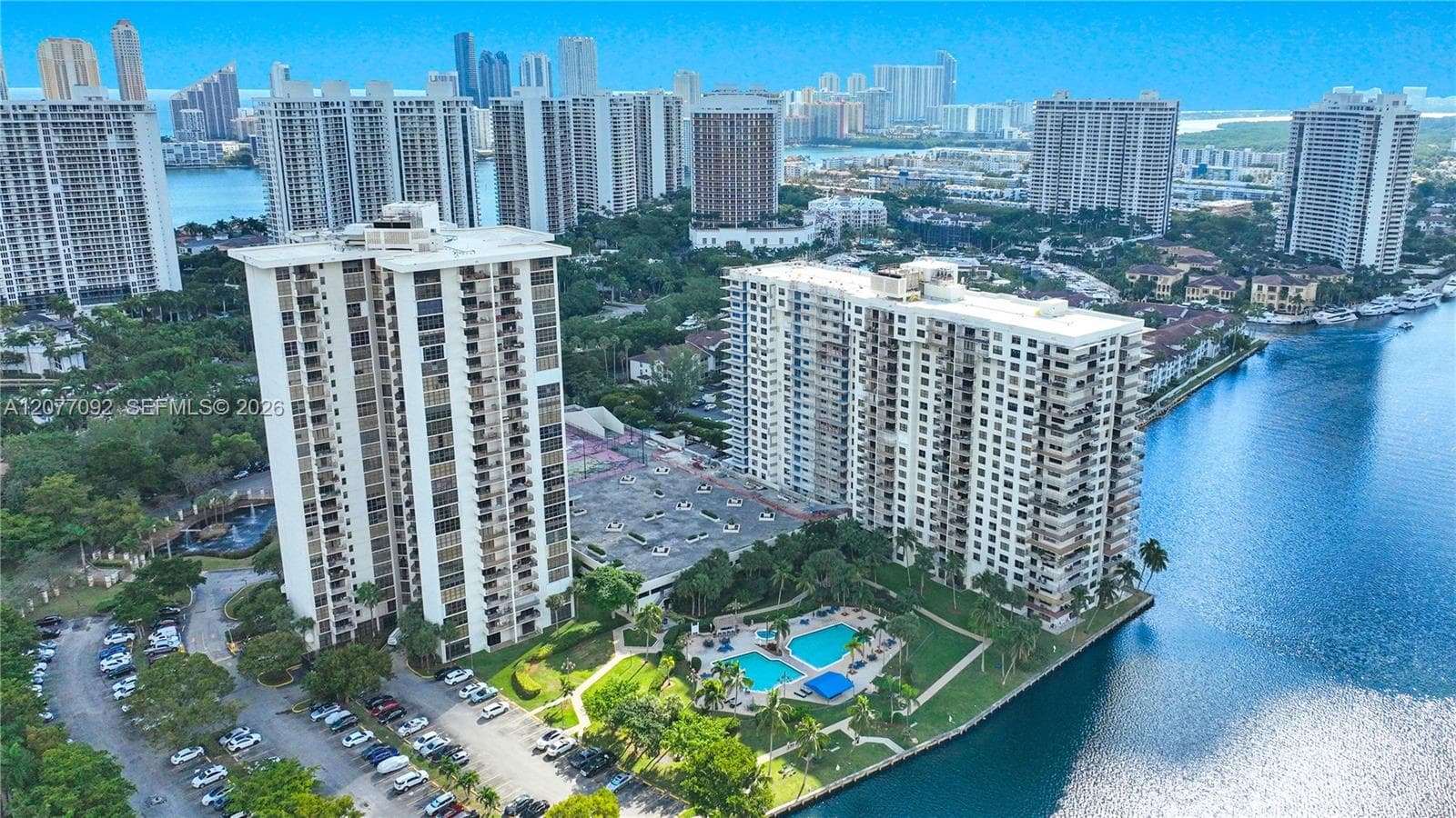 THE CLIPPER AT BISC COVE · #1707 in Aventura - Photo 43