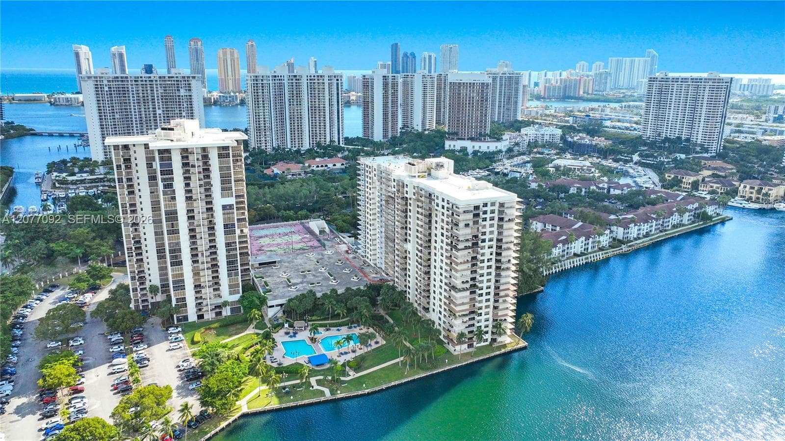THE CLIPPER AT BISC COVE · #1707 in Aventura - Photo 41