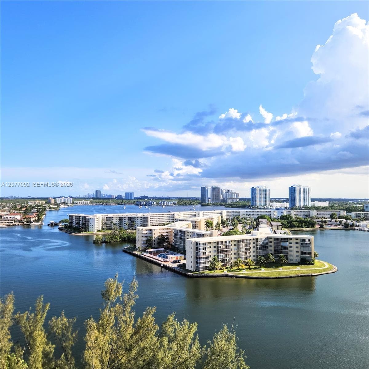 THE CLIPPER AT BISC COVE · #1707 in Aventura - Photo 19