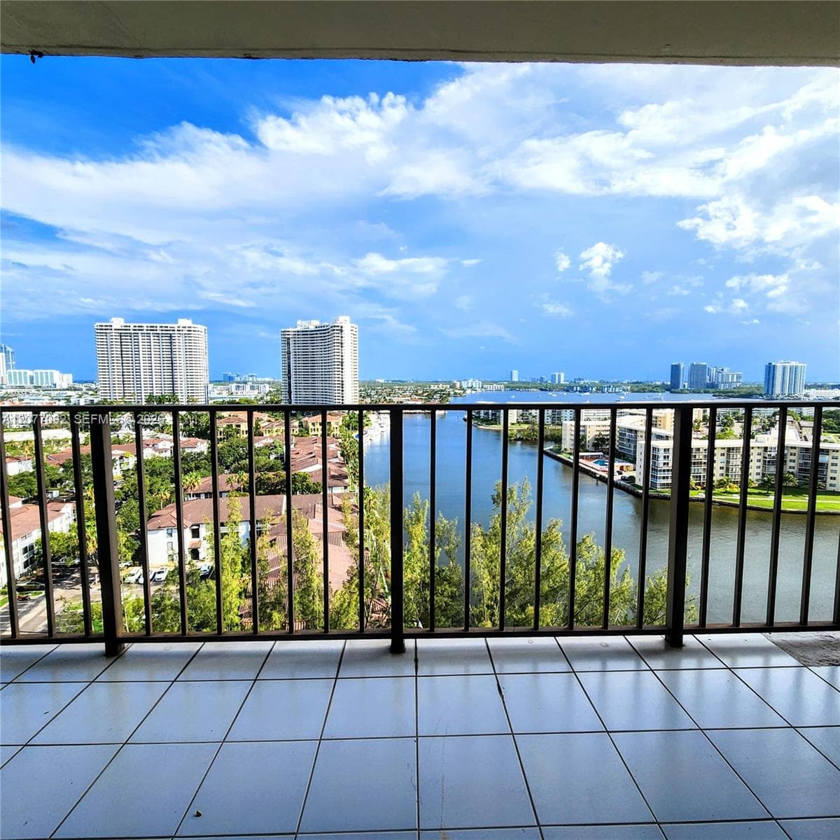 THE CLIPPER AT BISC COVE · #1707 in Aventura - Photo 8