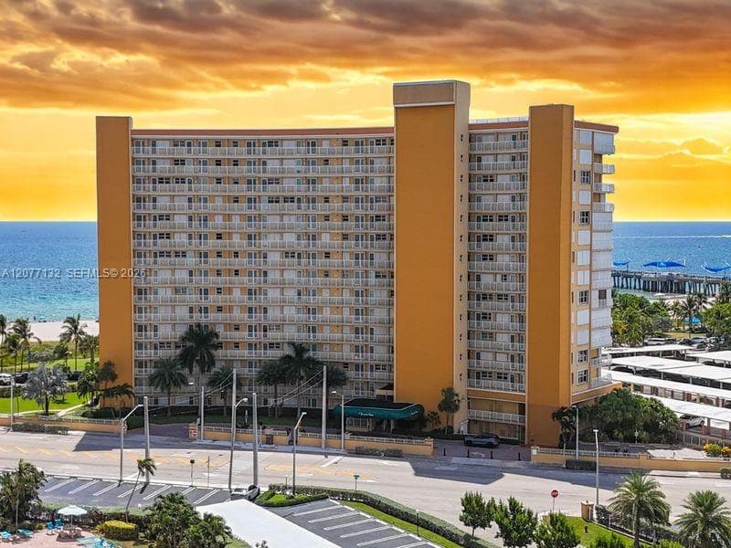 BERMUDA HOUSE · #302 in Pompano Beach - Photo 1