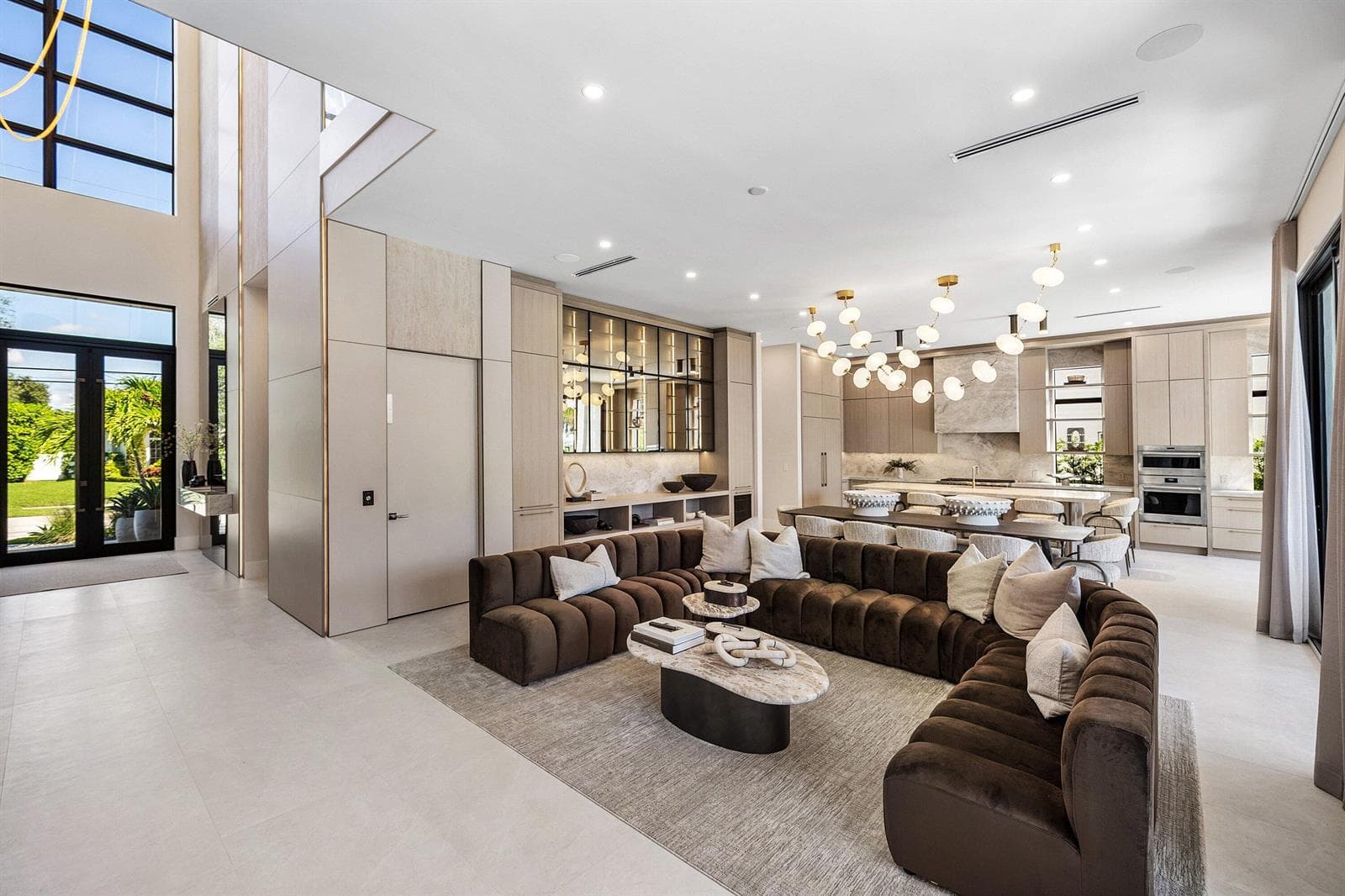 11' Ceiling in Great Room
