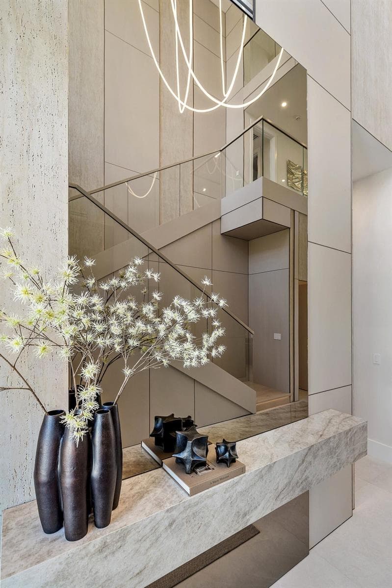 Foyer Ceiling is 33'