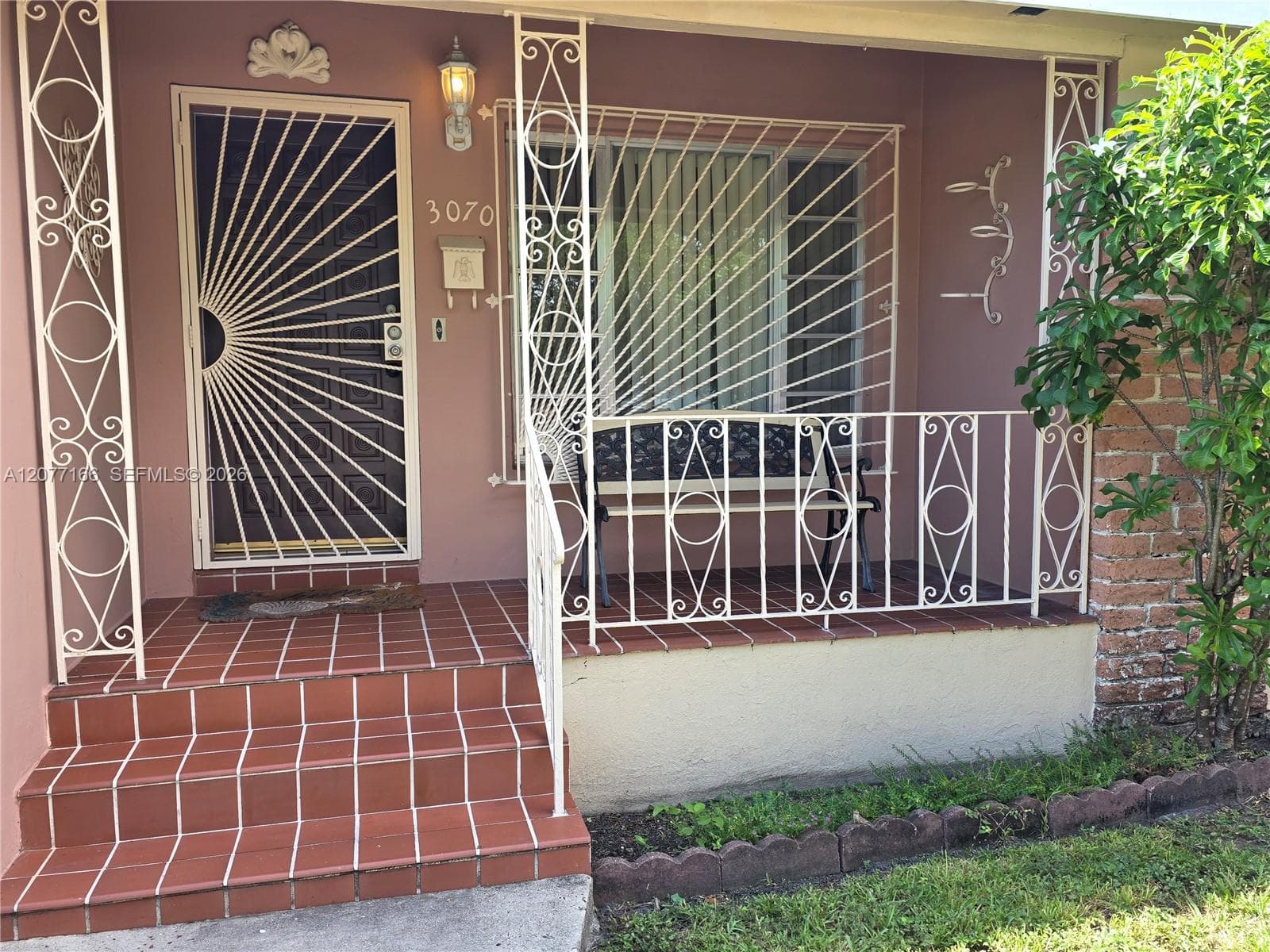 3070 NW 6th St photo 2