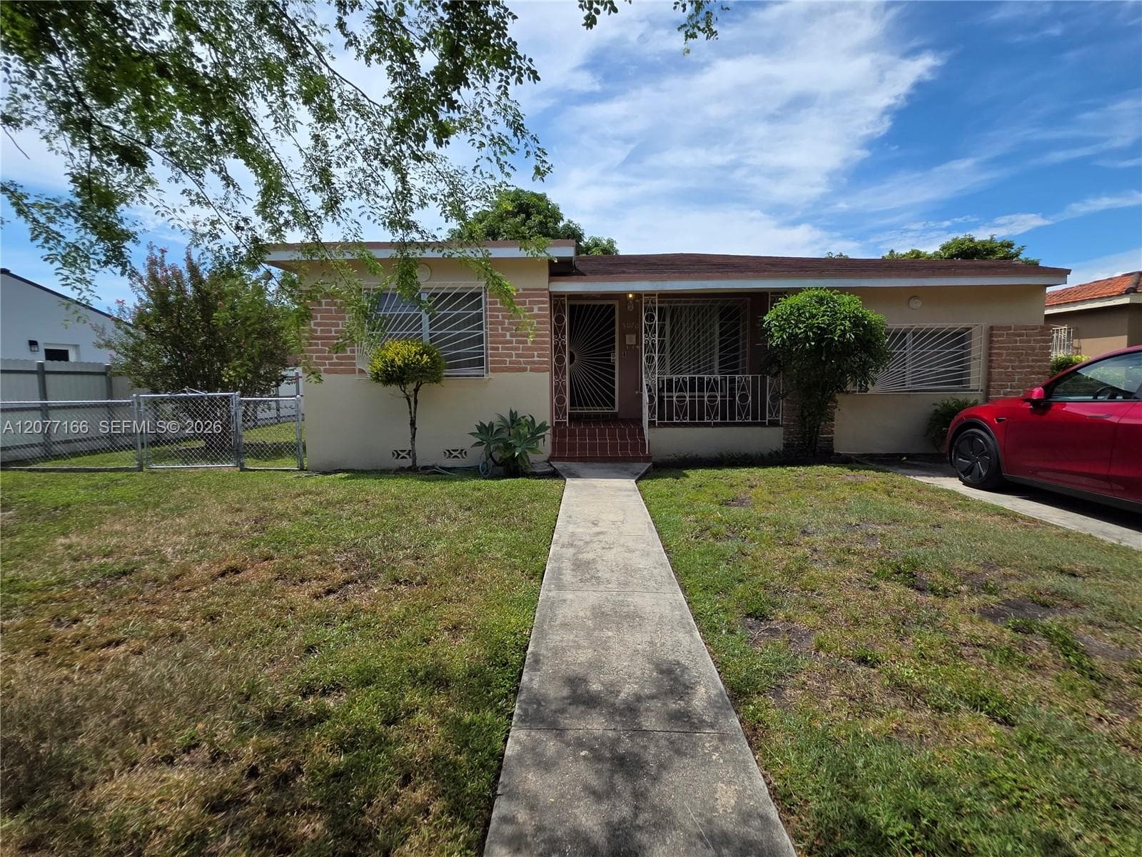3070 NW 6th St photo 3