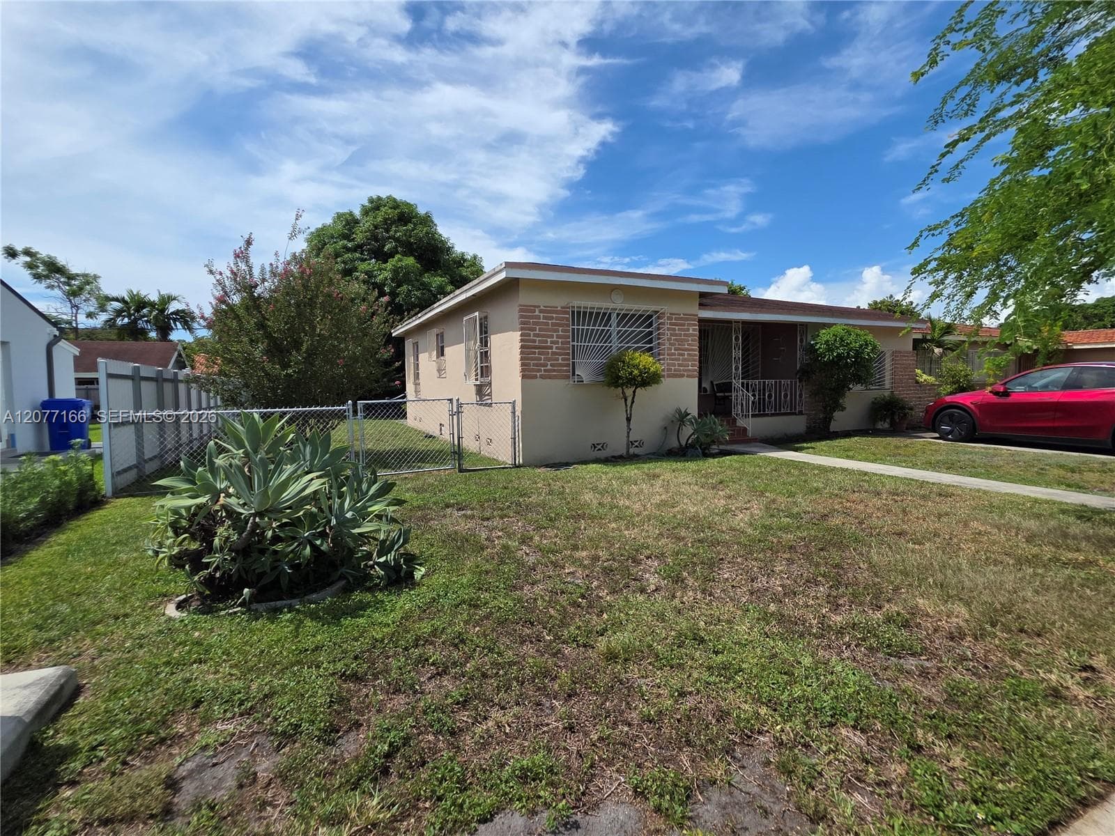 3070 NW 6th St photo 5