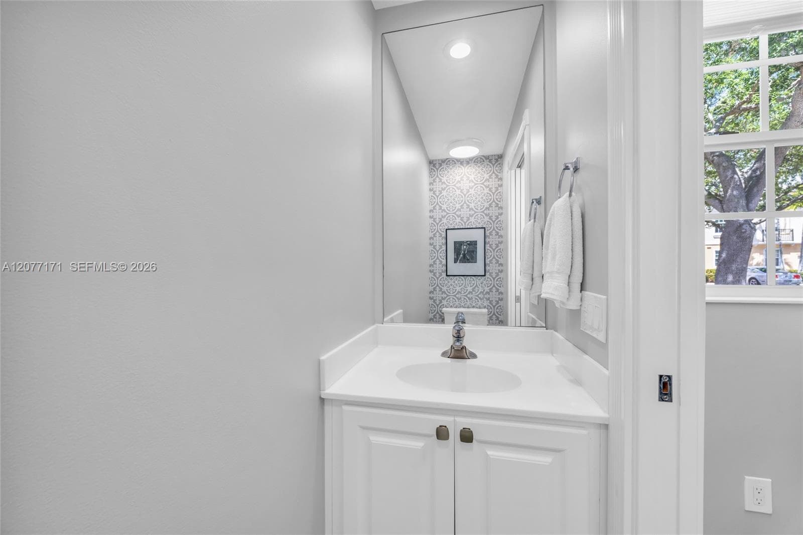 418 Capistrano Dr photo 27