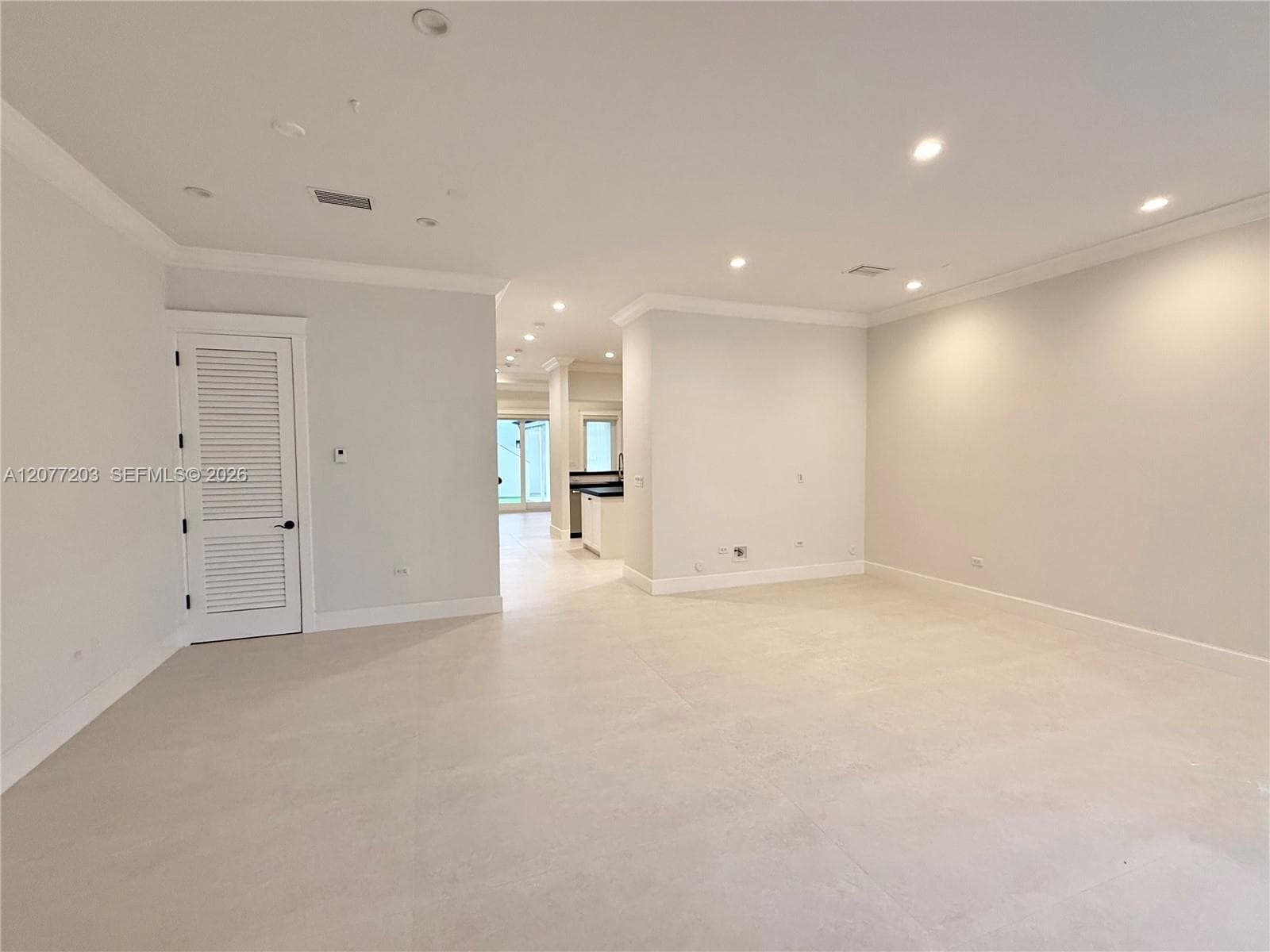 530 Valencia Ave #3 photo 6