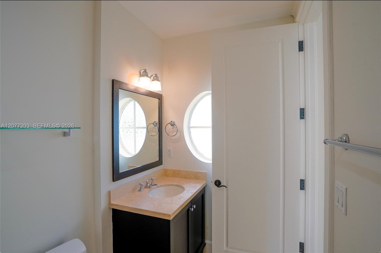 530 Valencia Ave #3 photo 63
