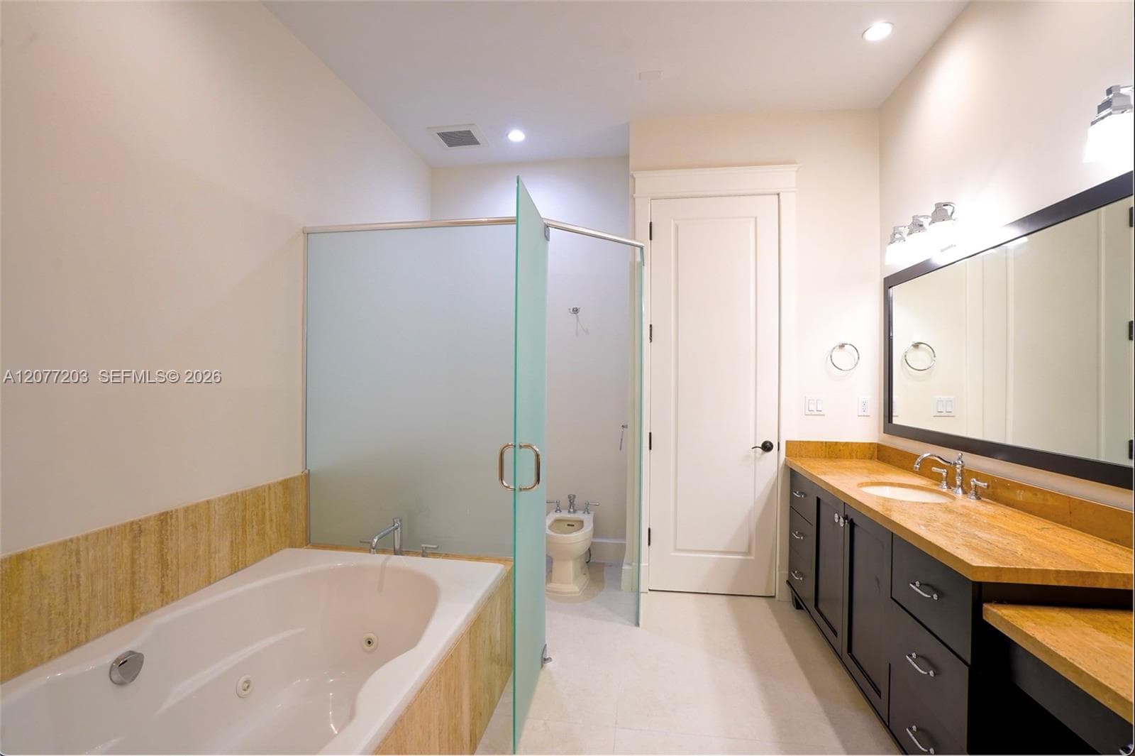 530 Valencia Ave #3 photo 32