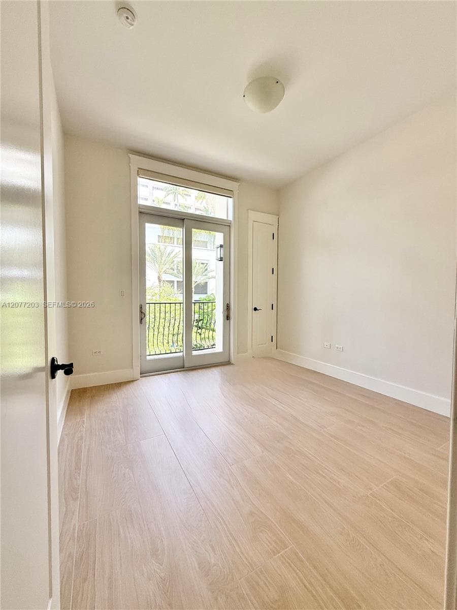 530 Valencia Ave #3 photo 49