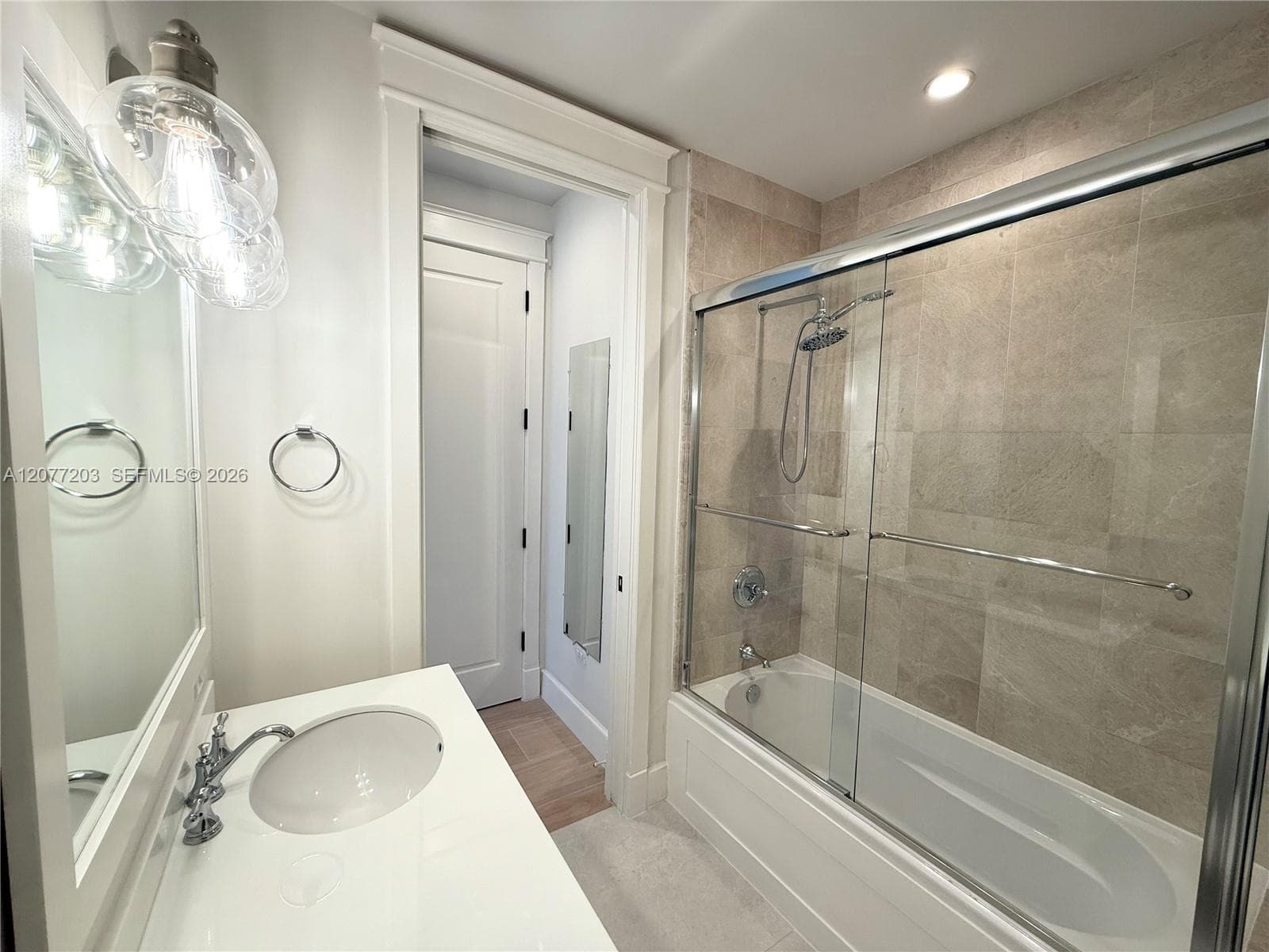 530 Valencia Ave #3 photo 50