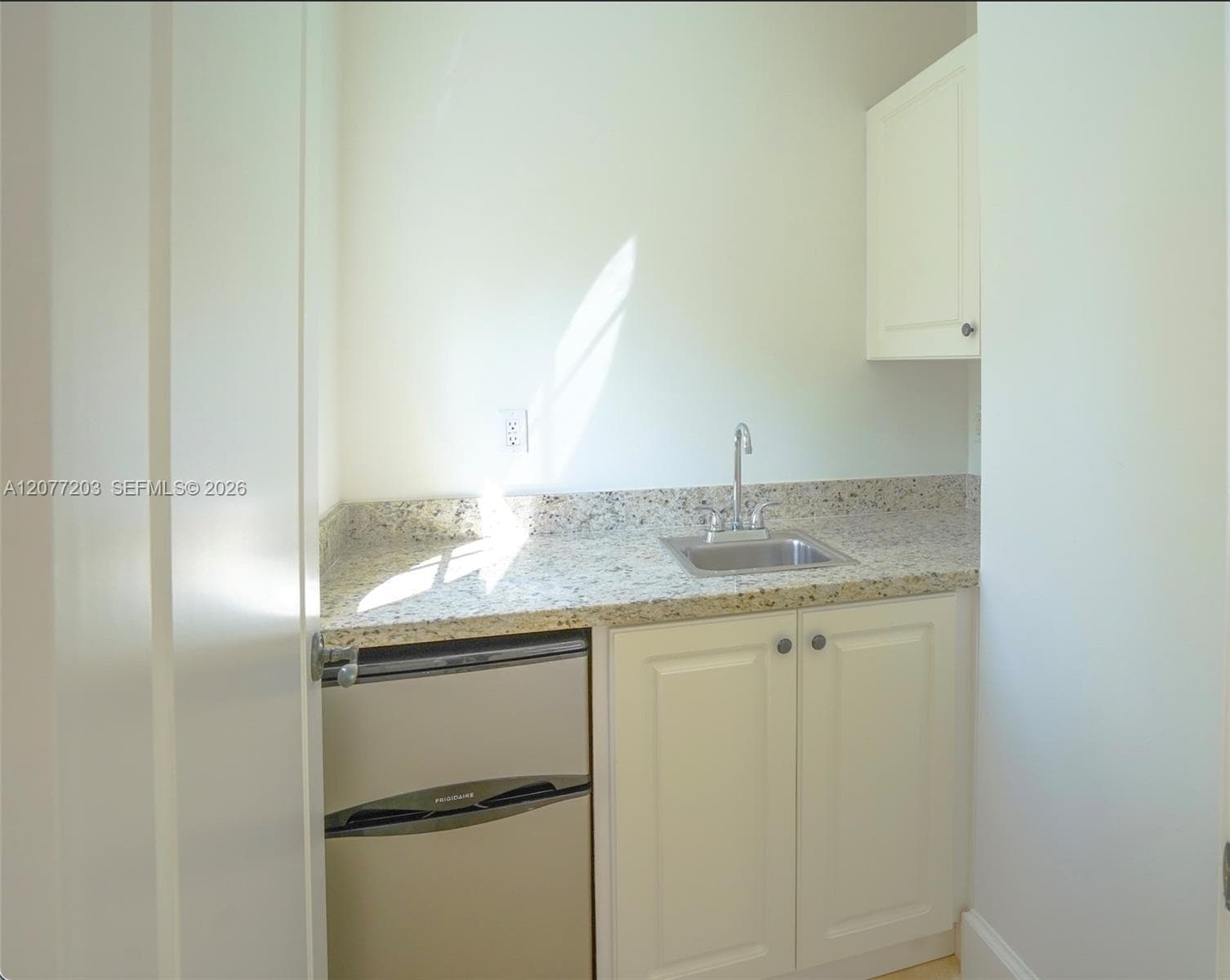 530 Valencia Ave #3 photo 64