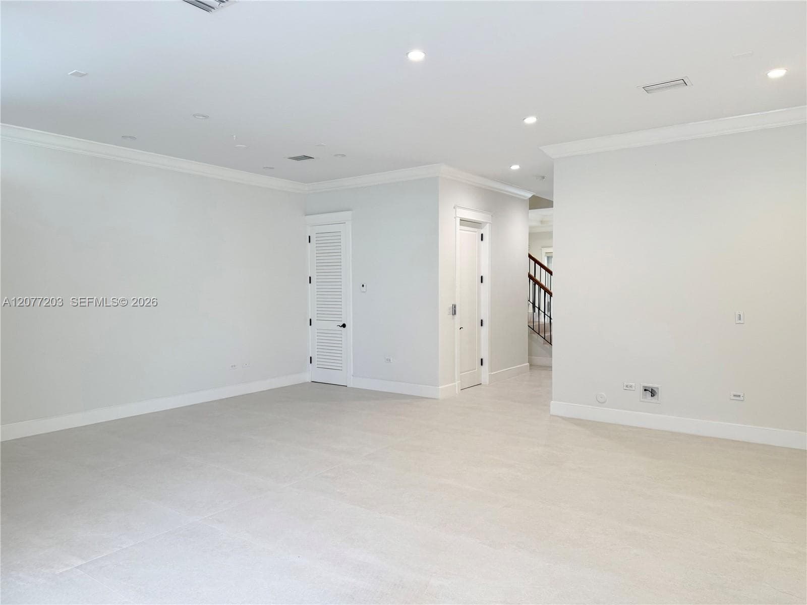 530 Valencia Ave #3 photo 8