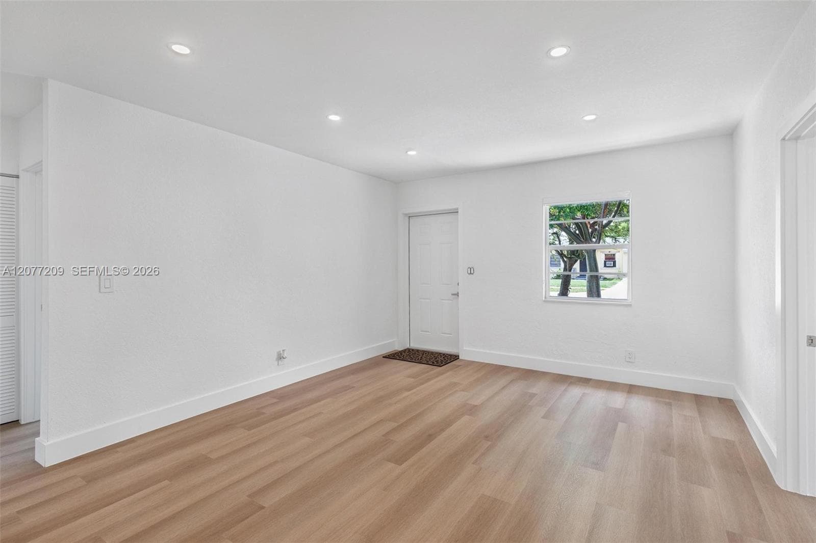 2839 Mayo St photo 6