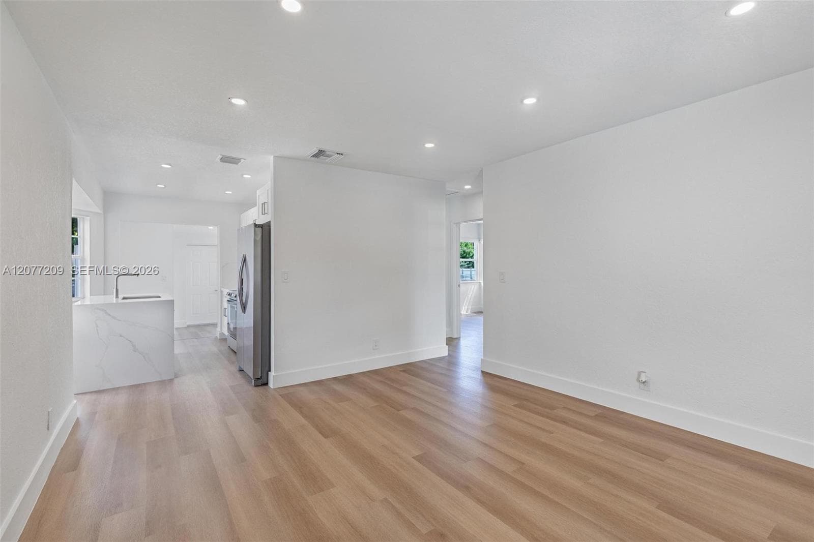 2839 Mayo St photo 5
