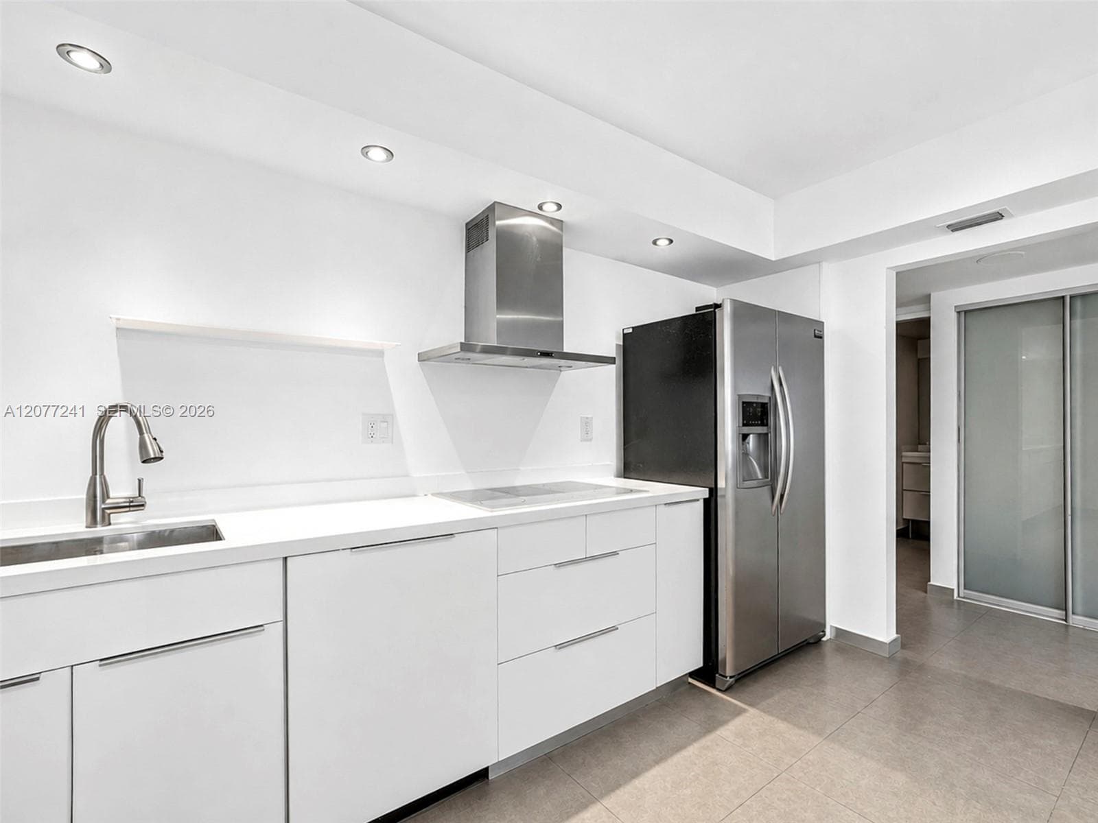 OCEANVIEW BUILDING B COND · #905 in Sunny Isles Beach - Photo 2
