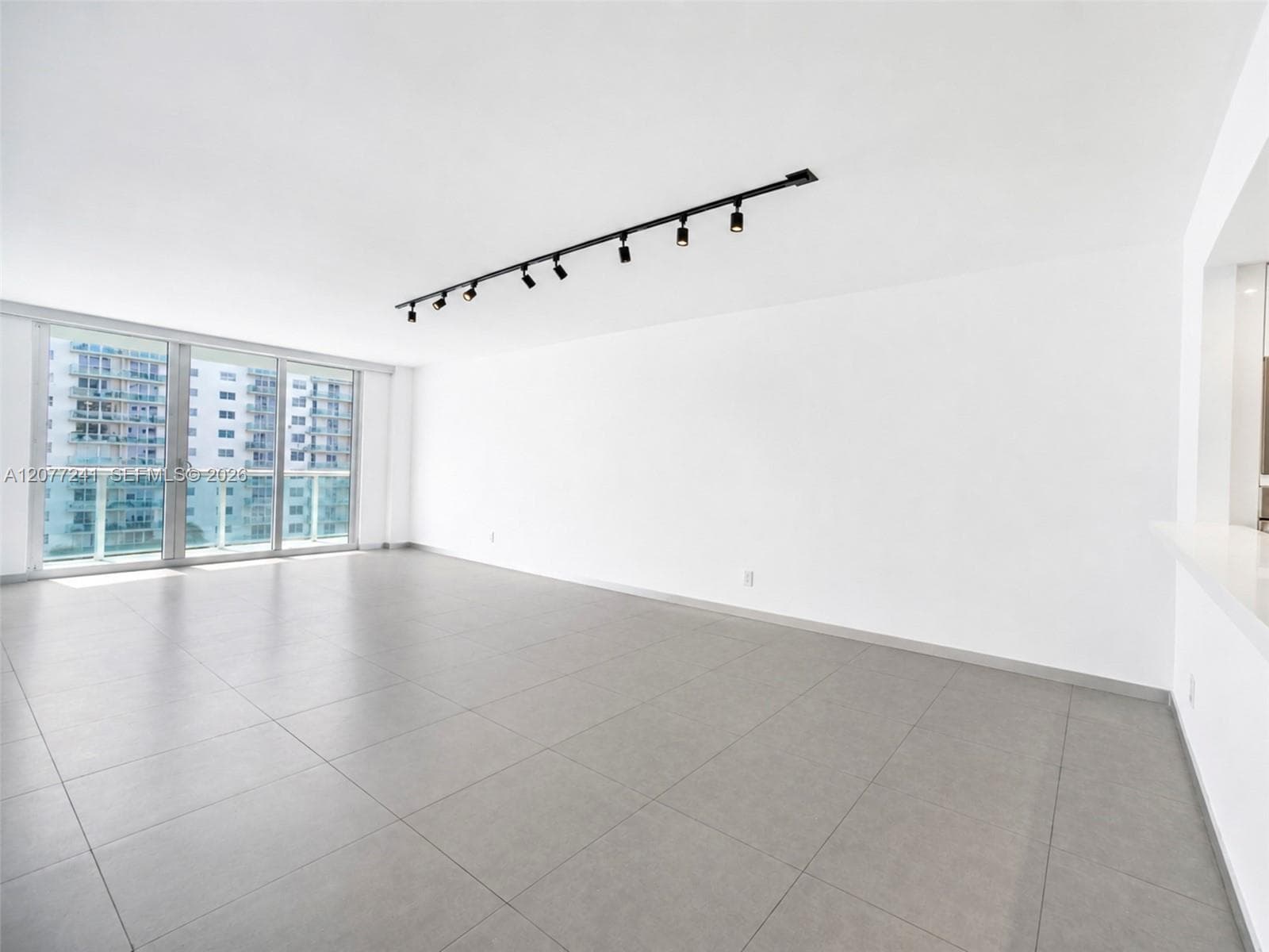 OCEANVIEW BUILDING B COND · #905 in Sunny Isles Beach - Photo 4