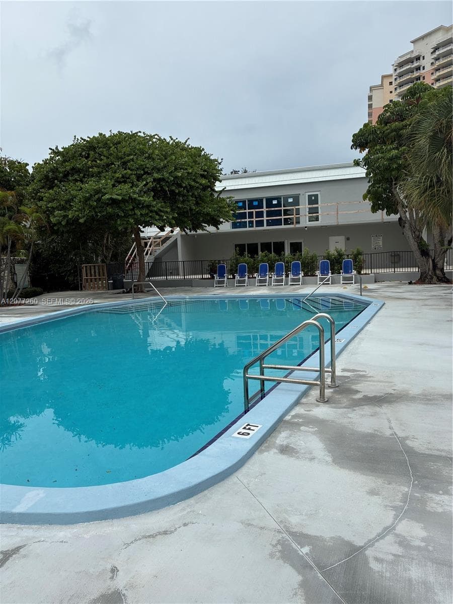 Cape Florida community pool interfaces with the Club House. The Club House is under renovatiion.  Upon completion, photos to follow.  Short walk/run to the beach, Key Biscayne Lighthouse and Bill Baggs State Park.