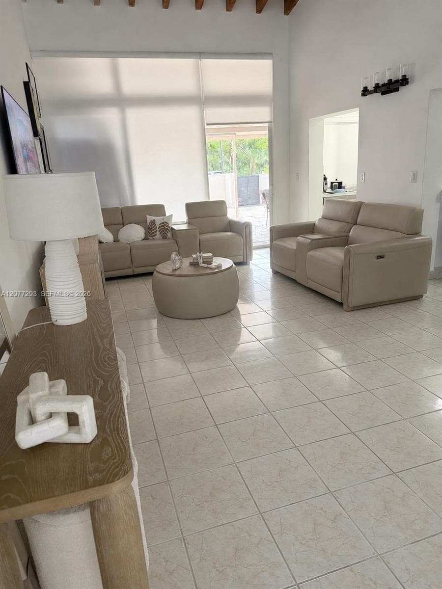 OAKVIEW CONDO · #5 in Miami - Photo 2