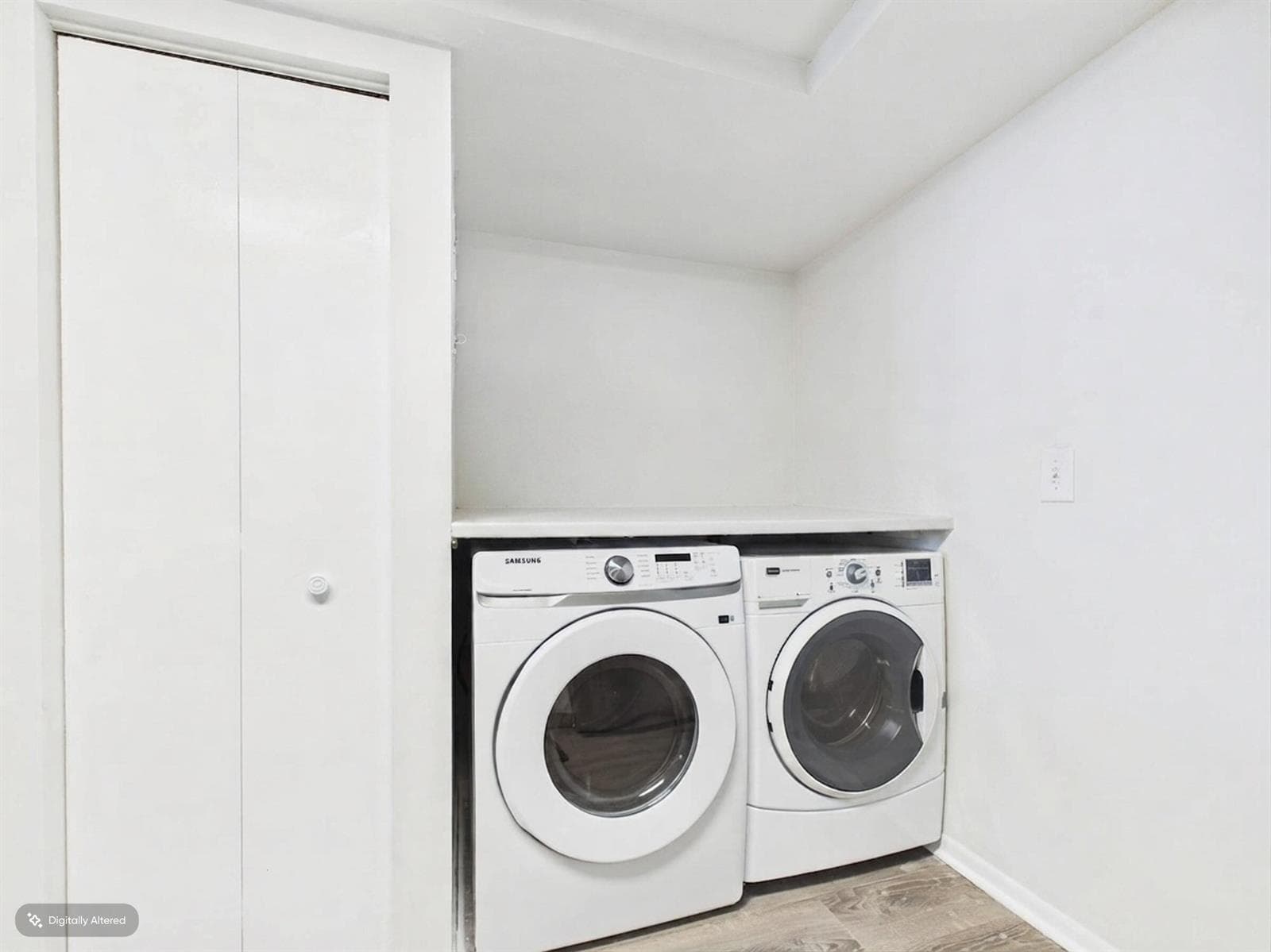 WASHER DRYER IN UNIT