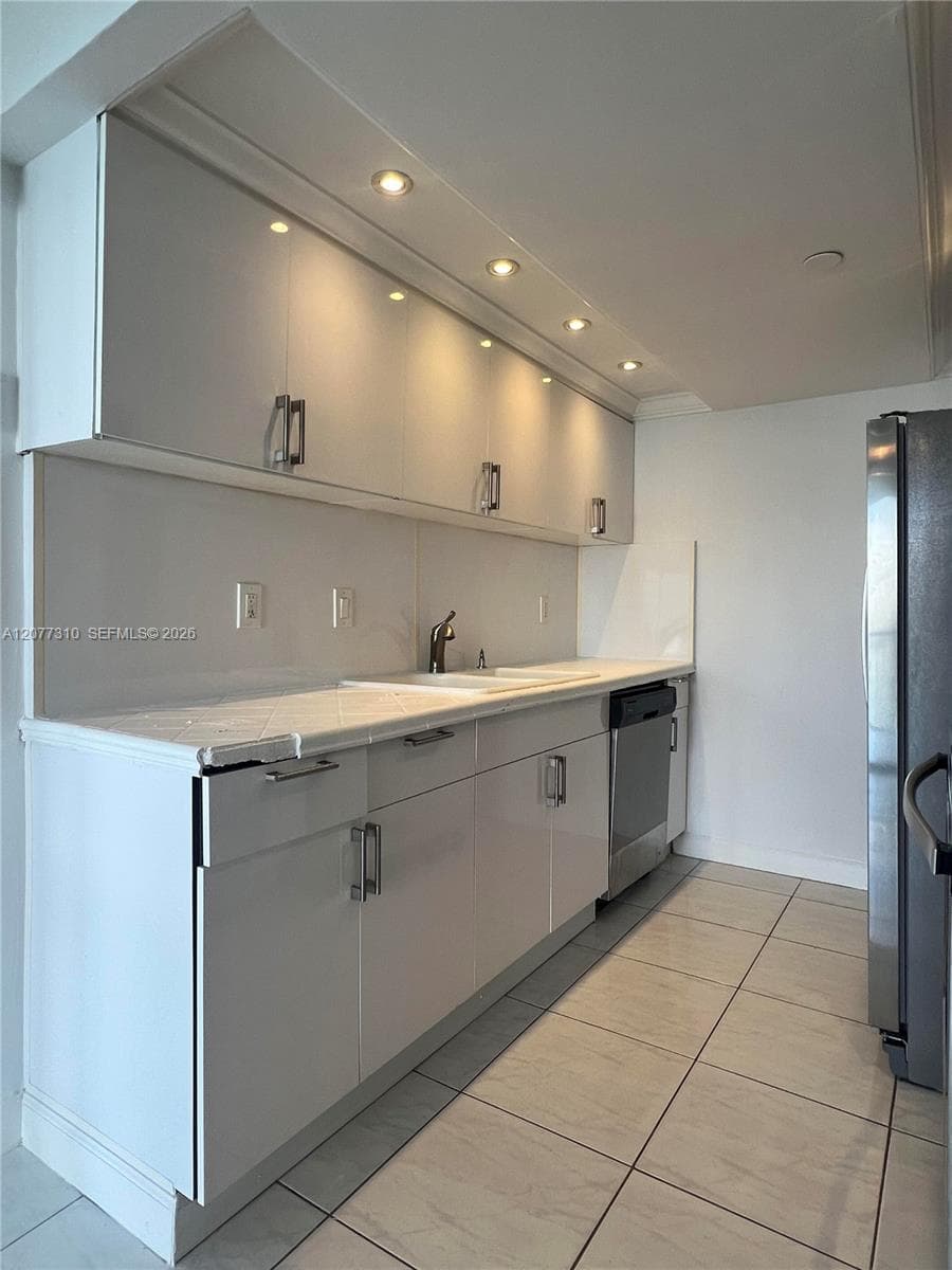 Fairview House · #S907 in Sunny Isles Beach - Photo 7