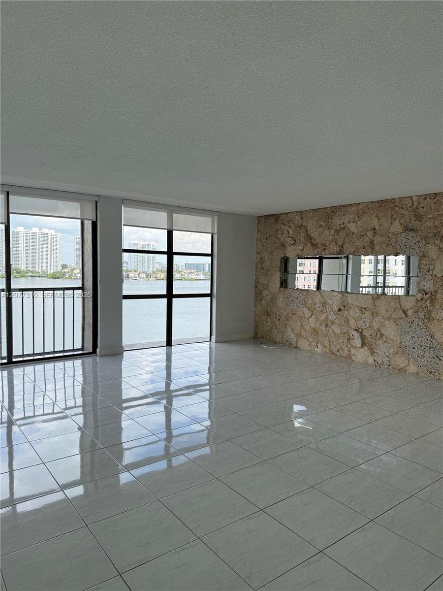 Fairview House · #S907 in Sunny Isles Beach - Photo 4