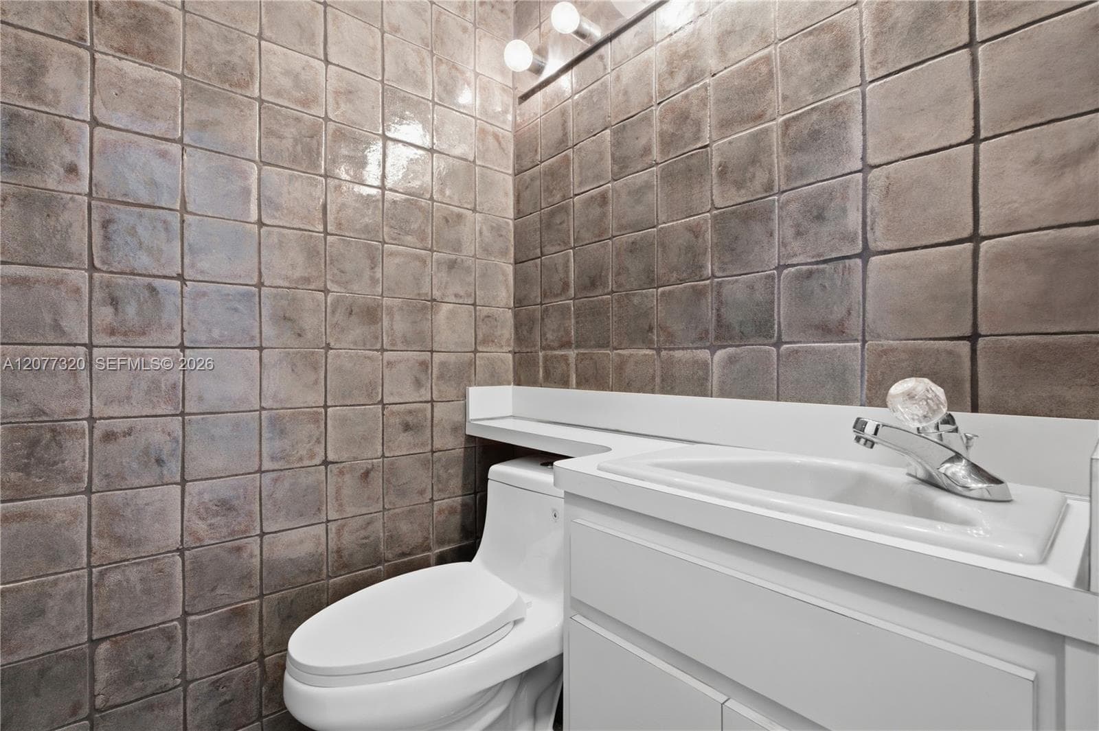 665 N Greenway Dr photo 27